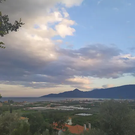 Red Rock And View Maisonette * Leonídion