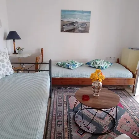 Red Rock And View Maisonette Apartment Leonídion