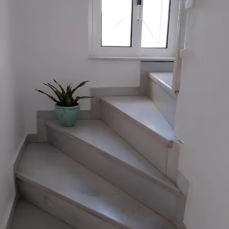 아파트 Red Rock And View Maisonette Leonídion