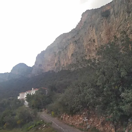 Red Rock And View Maisonette