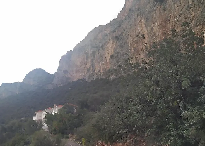 Red Rock And View Maisonette